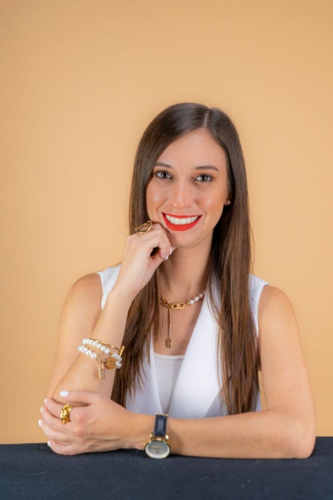 La voz que transforma la manera de hablar de dinero.