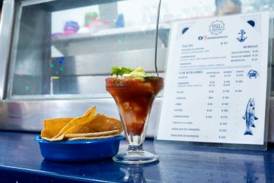 Cocina de playa que despierta el día